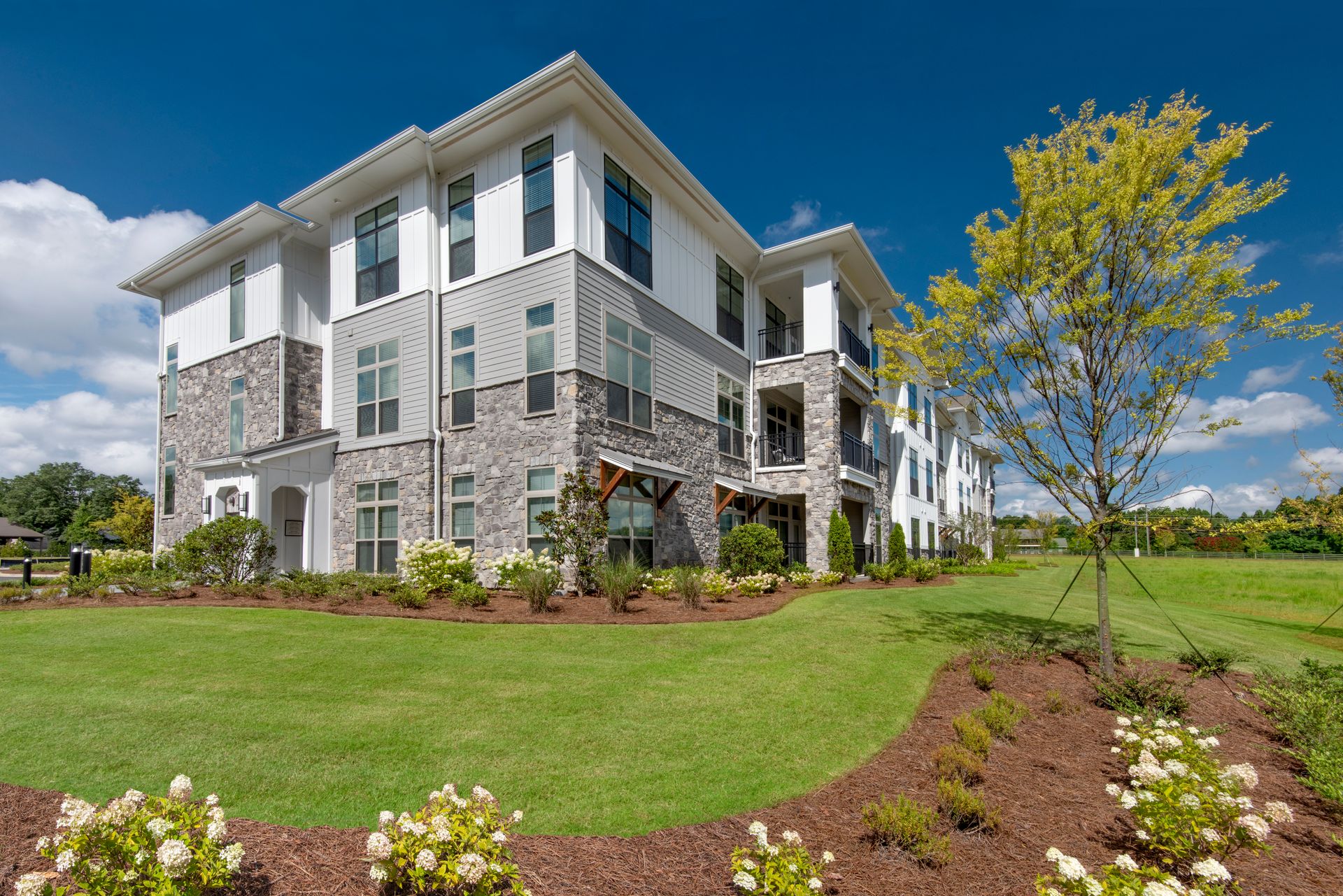 The Heights at Sawnee Village apartment building exterior - Cumming, GA