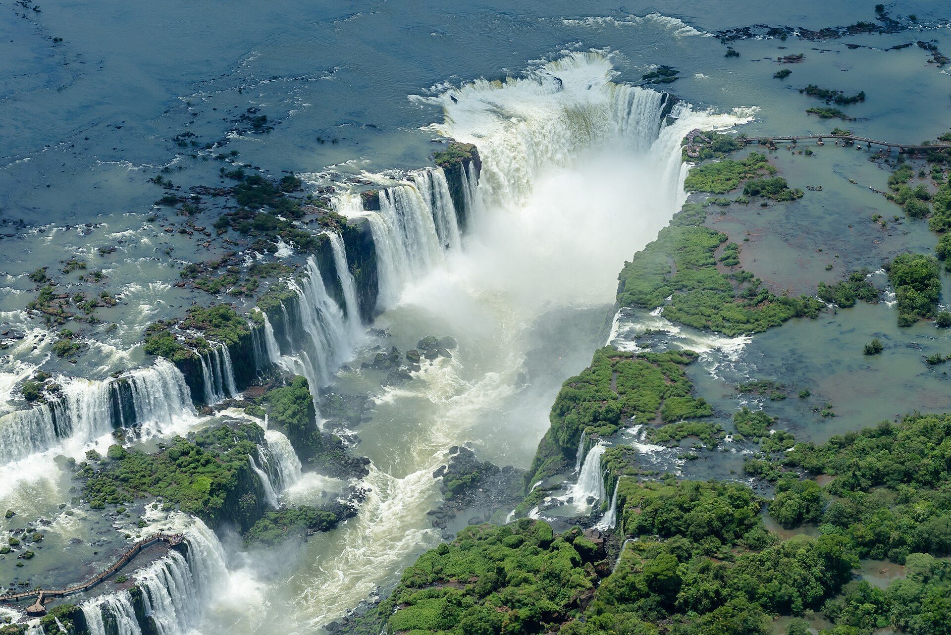 Vista panorámica de las Cataratas del Iguazú, uno de los principales atractivos turísticos de Mision