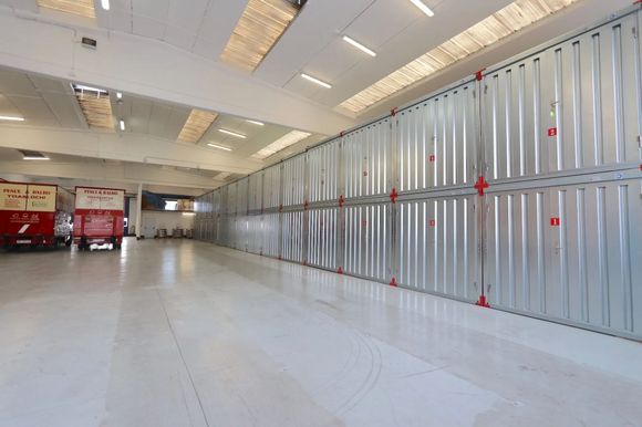 Magazzino con storage
