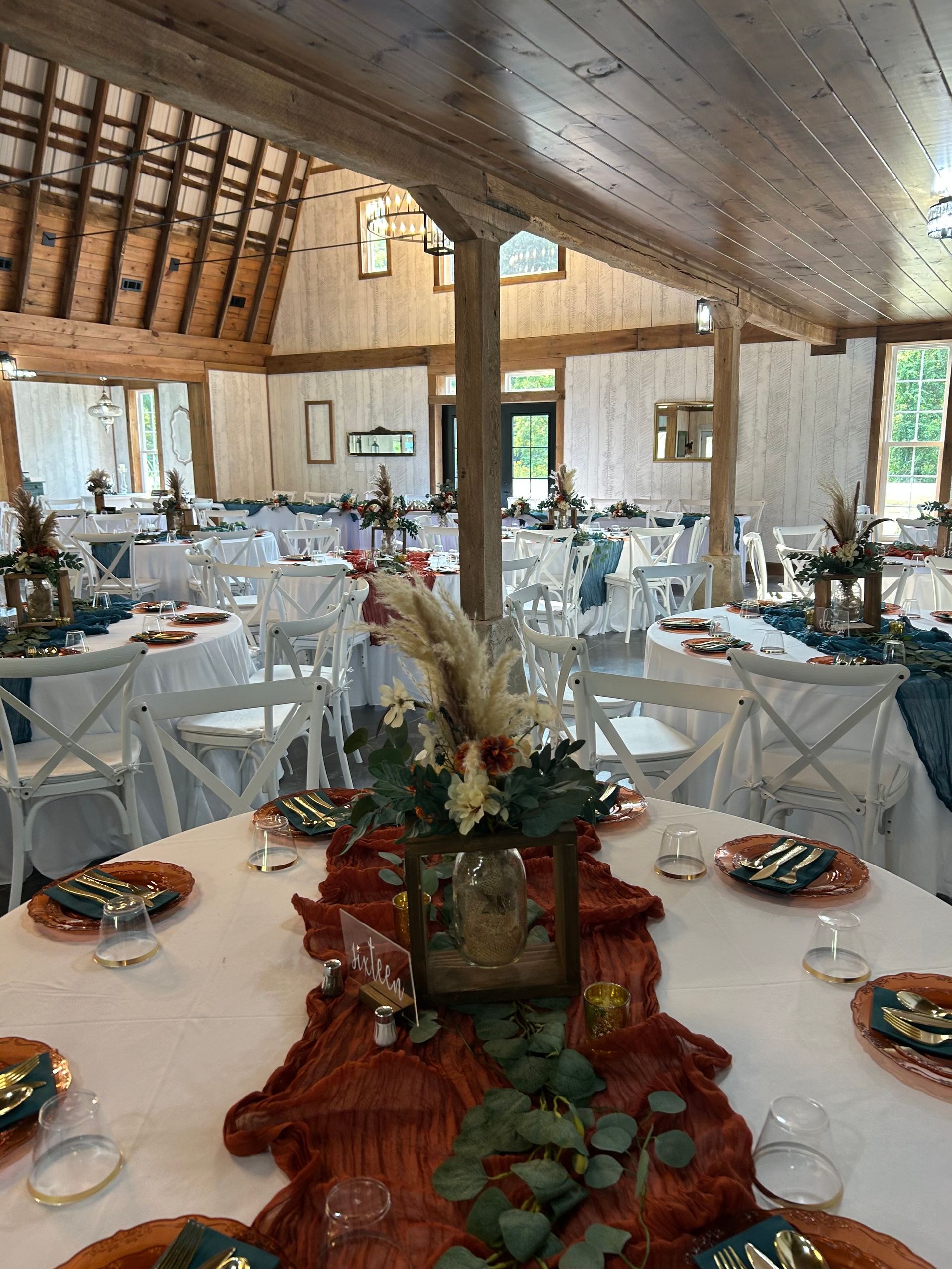 The Evergreen Wedding Barn in West Virginia | Places to get married in West Virginia  | Barn Style Weddings in West Virginia