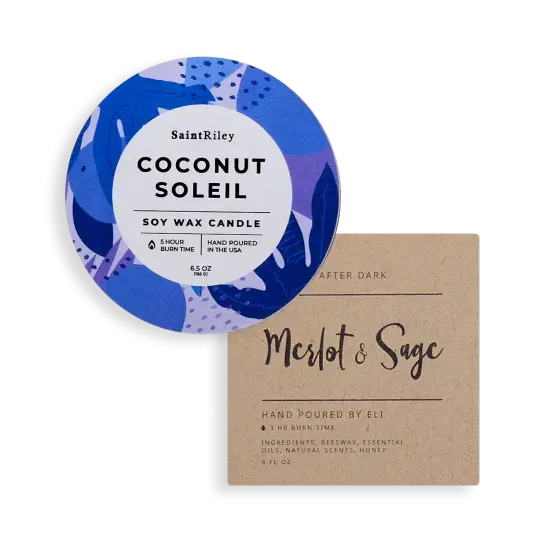 Una vela de cera de soja Coconut Soleil junto a una caja de Merlot y Salvia