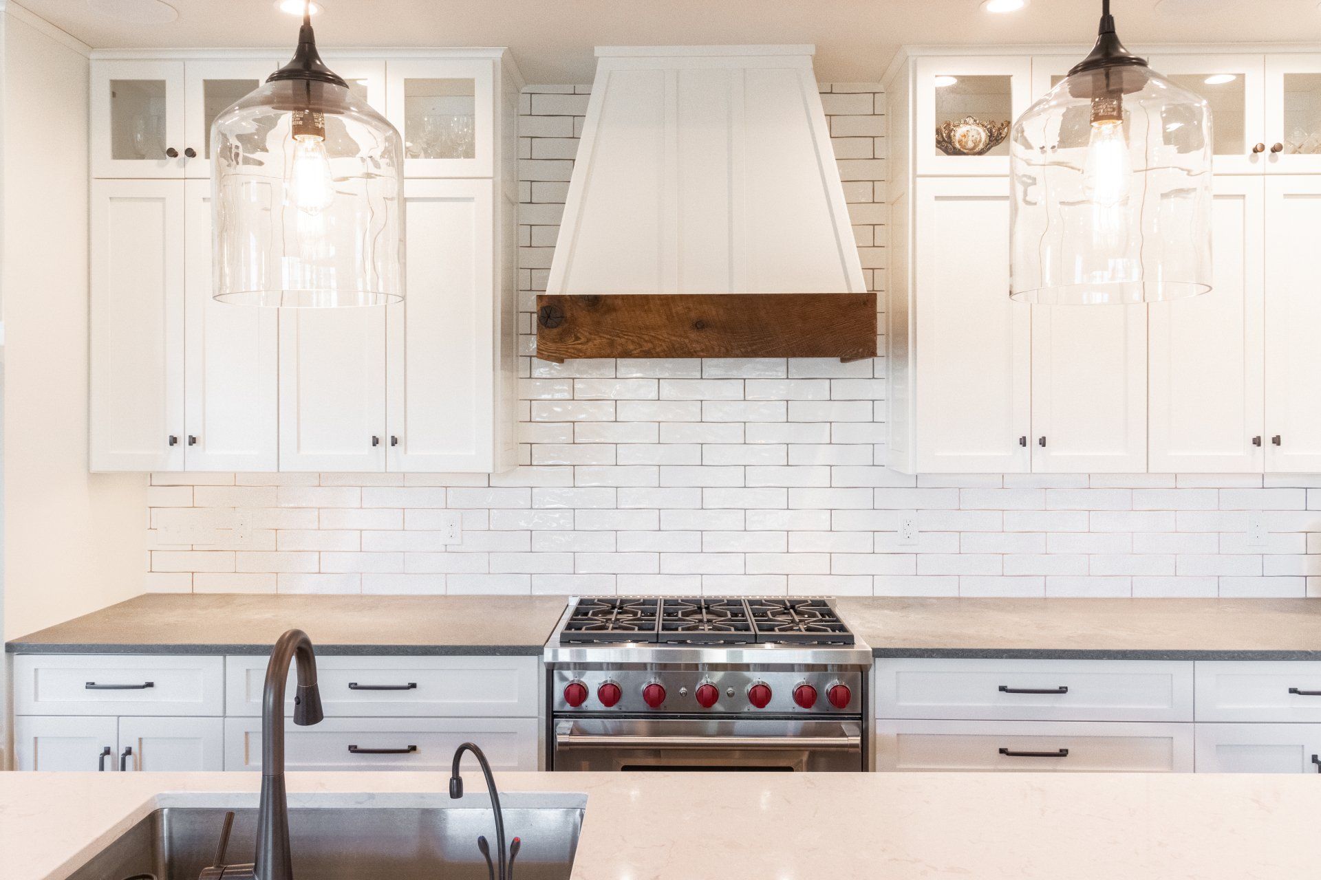 Custom home builder State College, PA. Amish home builder.
Kitchen Quartz counter. Island