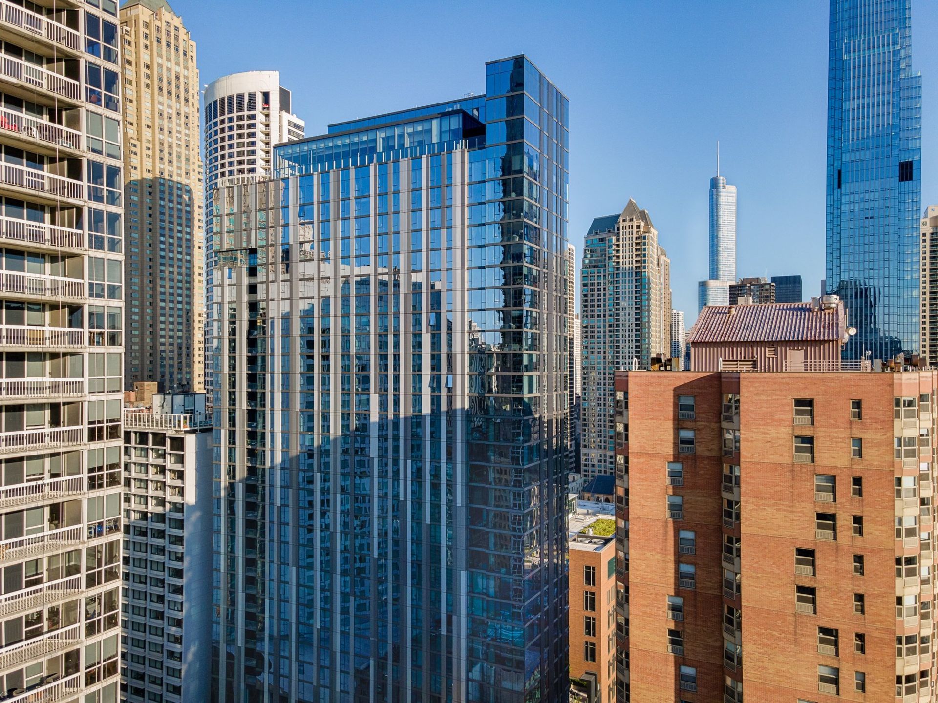 State and Chestnut Exterior Chicago Apartment 60610