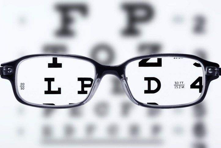 A pair of glasses with the letters lp and d4 on them