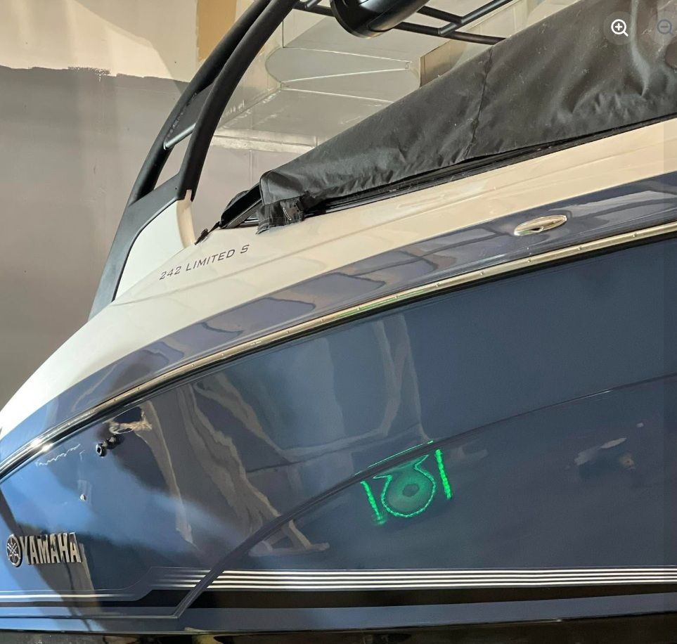 remove oxidation from a boat