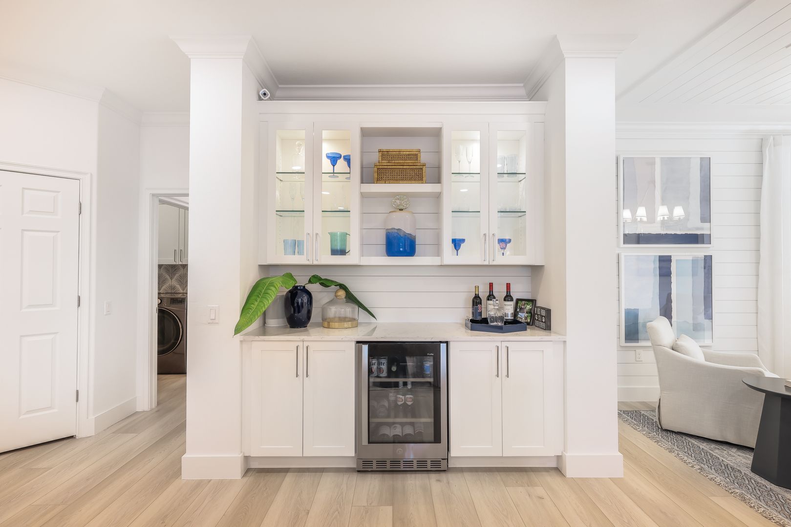 There is a bar in the middle of the room.