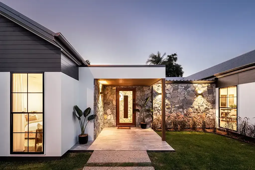 NEW HOME MODERN ENTRANCE