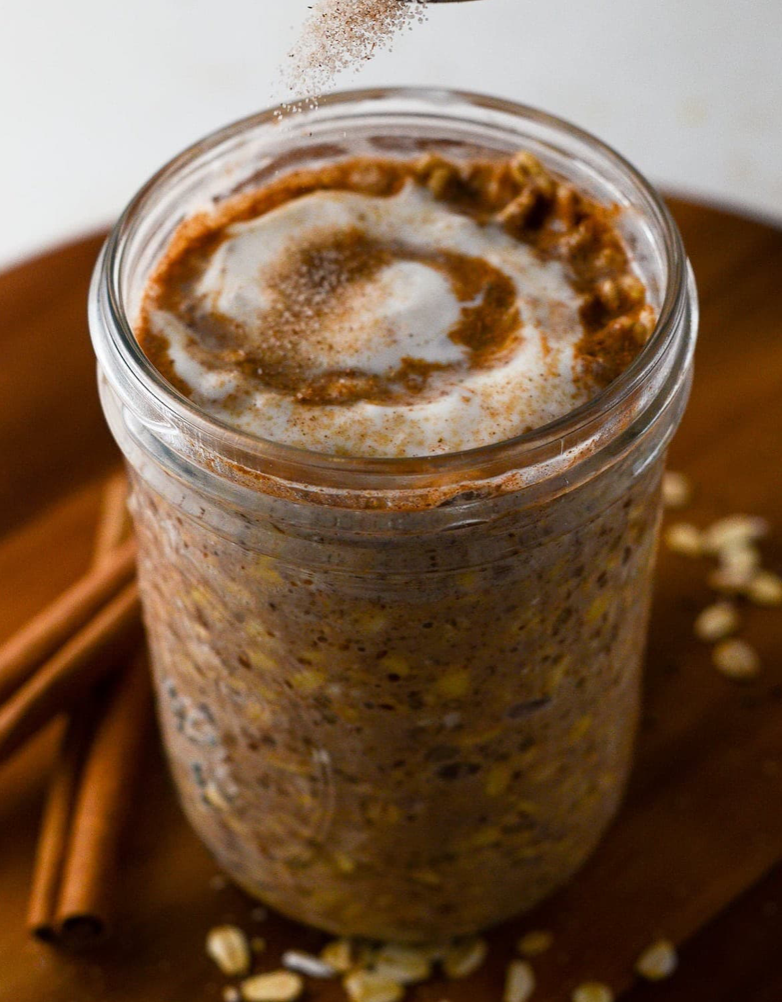 cinnamon roll overnight oats recipe