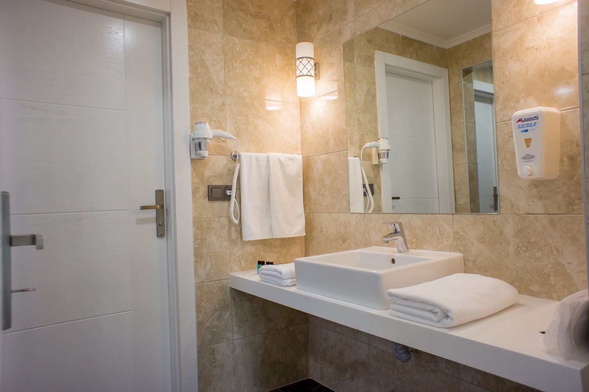 Afyon aforia thermal residence, odalar, banyo