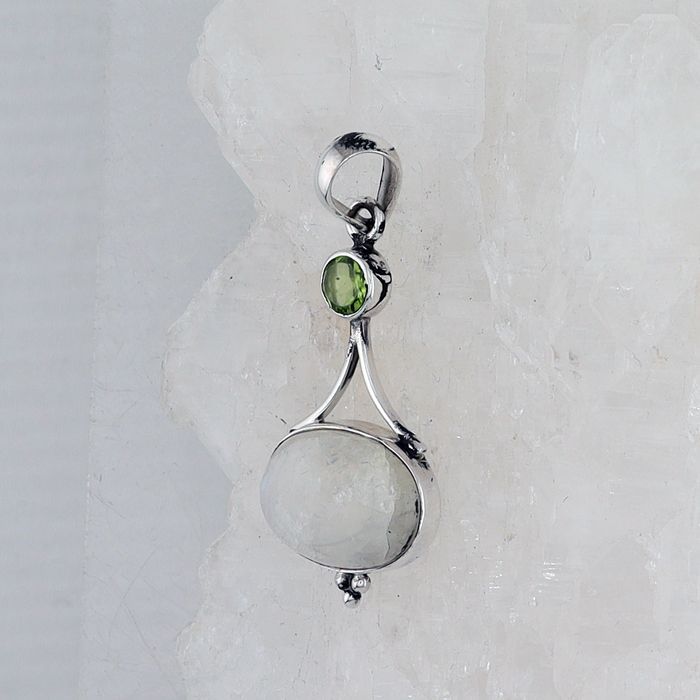 AA P-0414 RM BT (Rainbow Moonstone and Peridot)