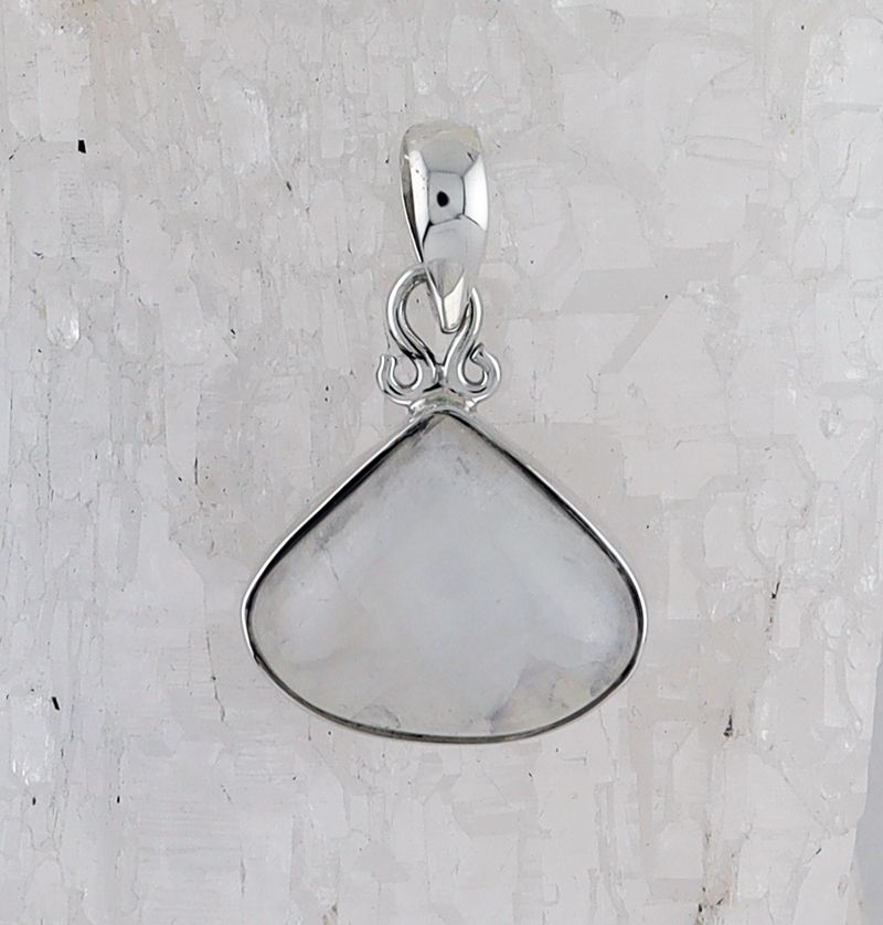 BL P-2737 RM (Rainbow Moonstone)