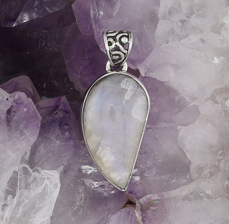 BL P-2852 RM (Rainbow Moonstone)