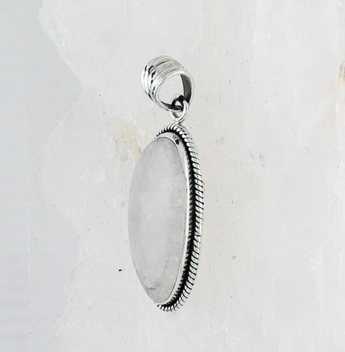 BL P-2857 RM (Rainbow Moonstone)