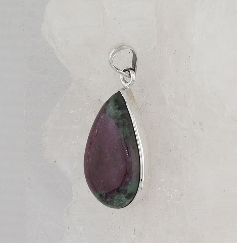 BP P-5704 RZ (Ruby in Zoisite)