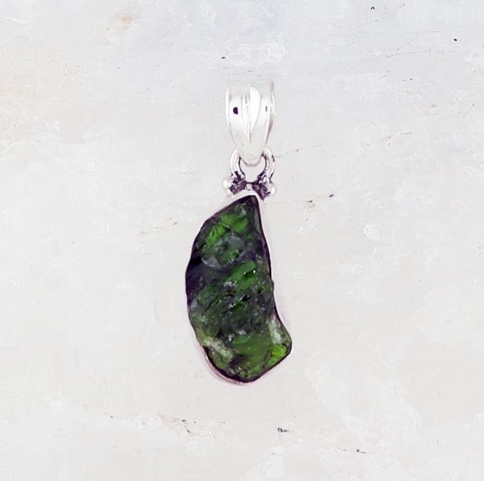 BL P-6201 DIO (Diopside Crystal)