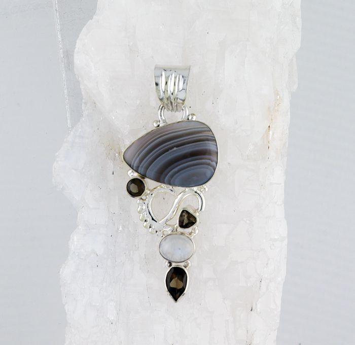 BSS P-738 MLT (Agate, Rainbow Moonstone and Smoky Quartz)
