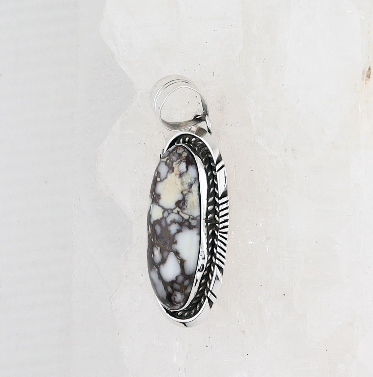 GA P-0007 CHWT  (Crazy Horse White Turquoise)