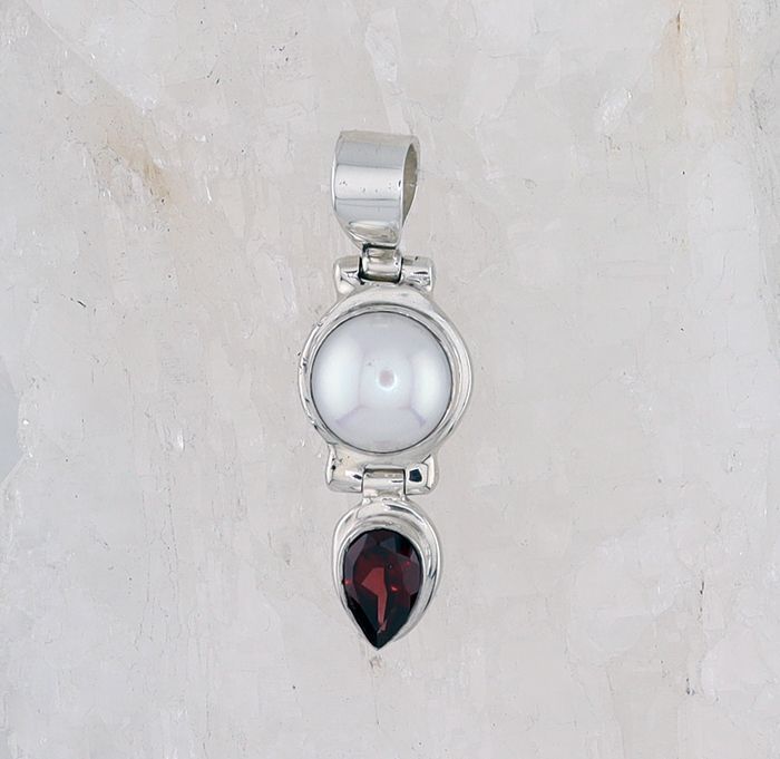 IGB P-0018 PL GA (Pearl & Garnet)