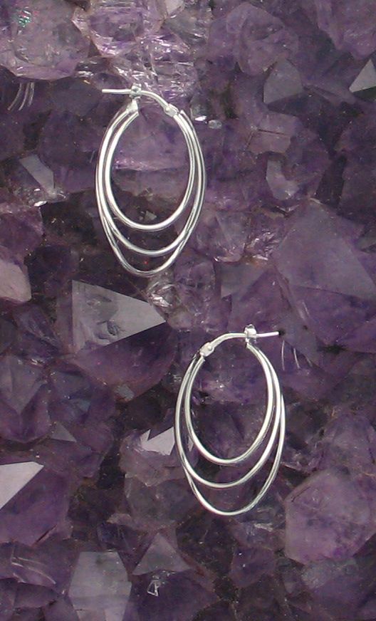 LA ER-498 (Triple Latch Hoop) Top Seller!!!!
