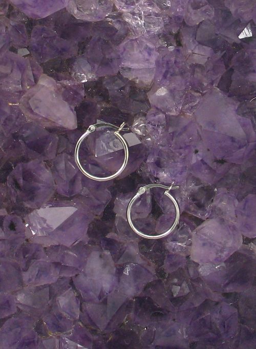 LA ER-632 (2mm x 20mm Rhodium Finished Latch Hoop)