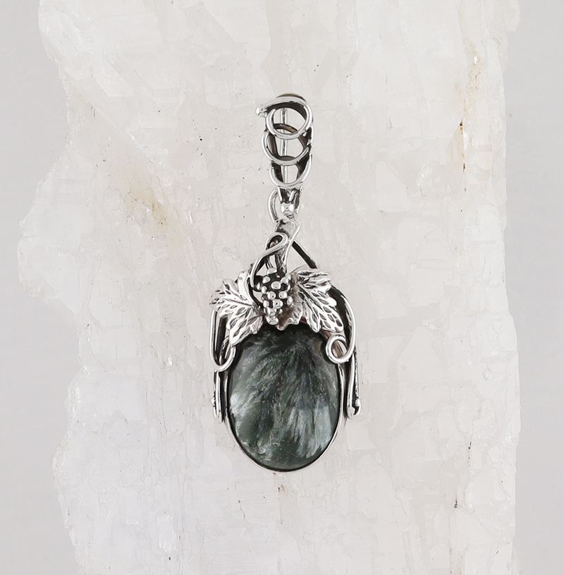 RM P-0221 SE  (Seraphinite)