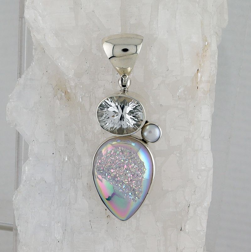 SB P-0012 MLT (Quartz Druzy, White Topaz, and Freshwater Pearl)