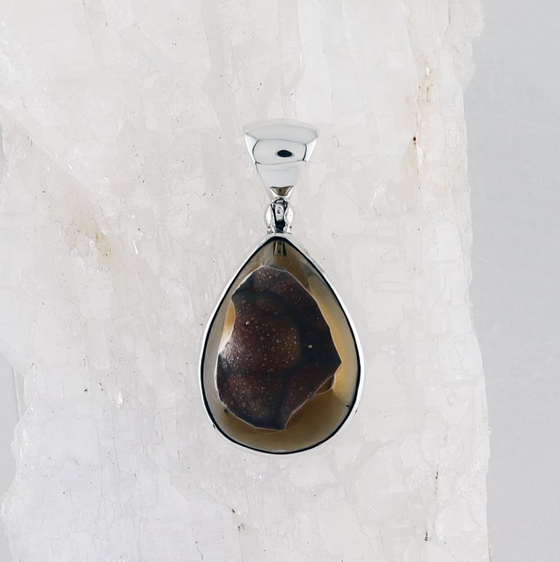 SB P-0246 CAL DR (Chalcedony Druzy)