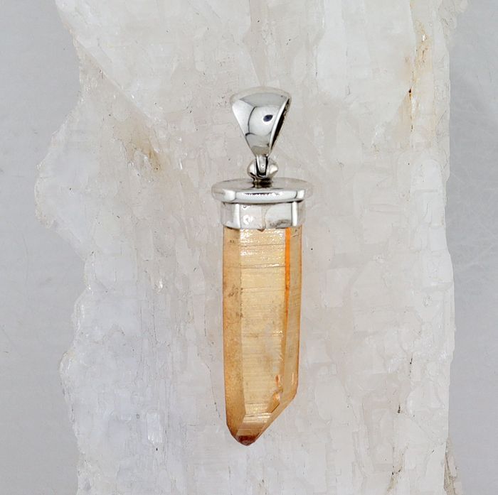 SB P-0502 TAQ (Tangerine Aura Quartz)