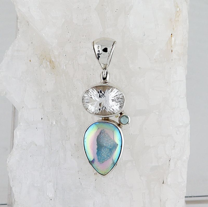 SB P-0526 MLT  (Quartz Druzy, Apatite, and Faceted Quartz)