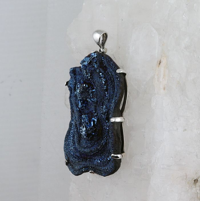 SB P-0679 CAL DR   (Chalcedony Drusy)