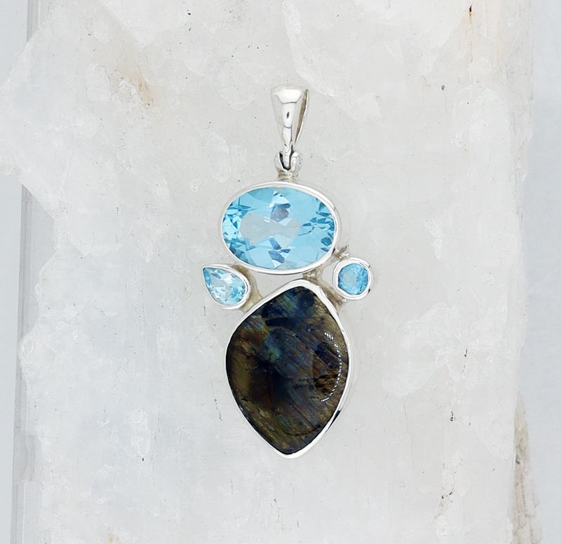 SB P-1038 BT SP (Blue Topaz and Spectrolite)