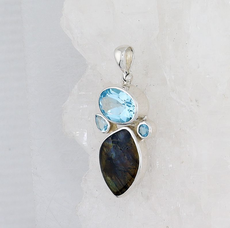 SB P-1038 BT SP (Blue Topaz and Spectrolite)