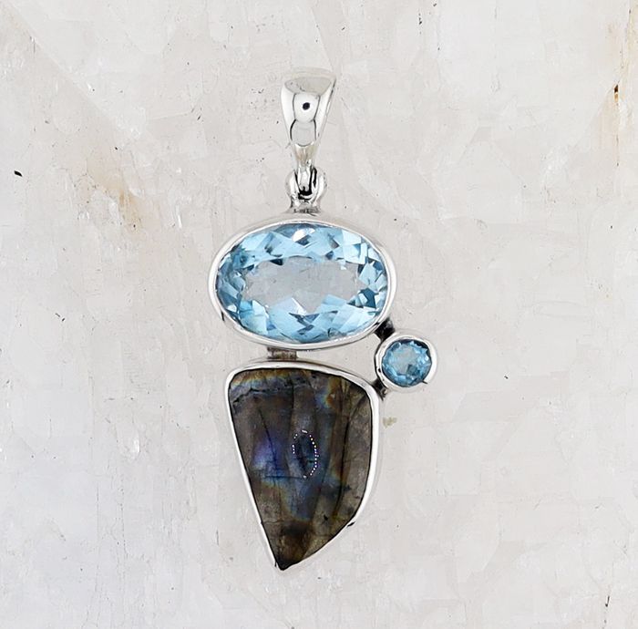 SB P-1142 BT SP (Blue Topaz and Spectrolite)