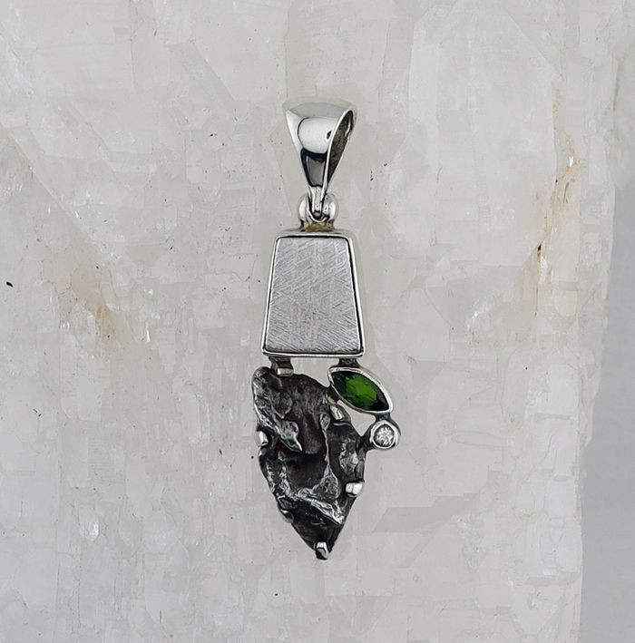 SB P-1232 MLT (Meteorite and Chrome Diopside)