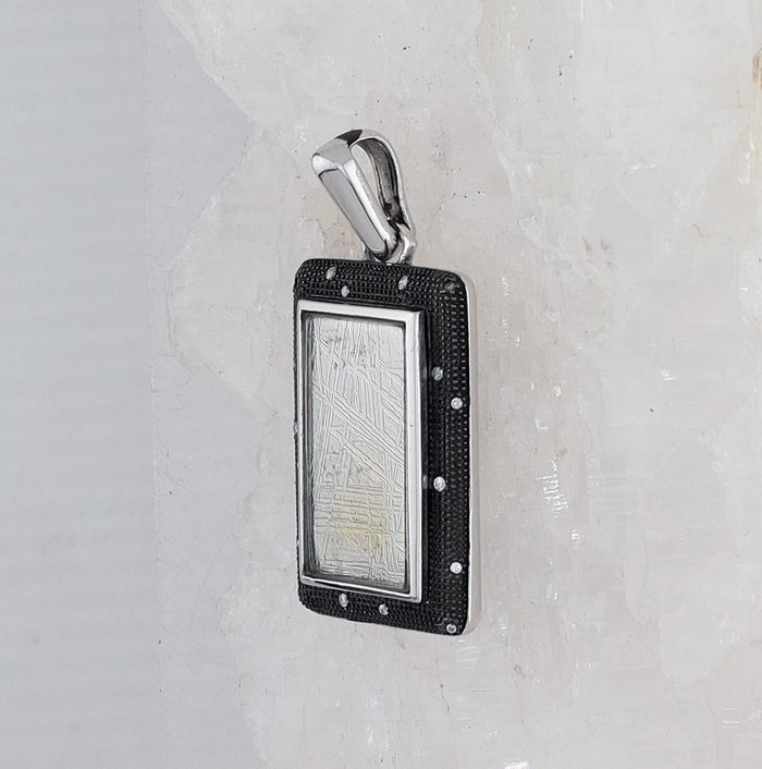 SB P-1240 B MET (Meteorite and White Topaz)