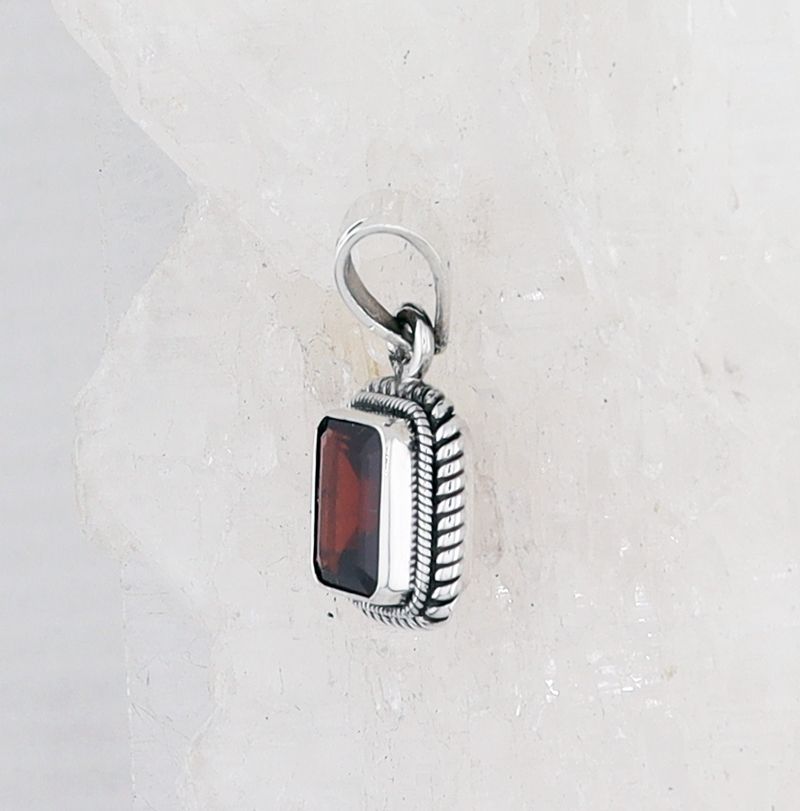 SILK P-025 GA  (Garnet)