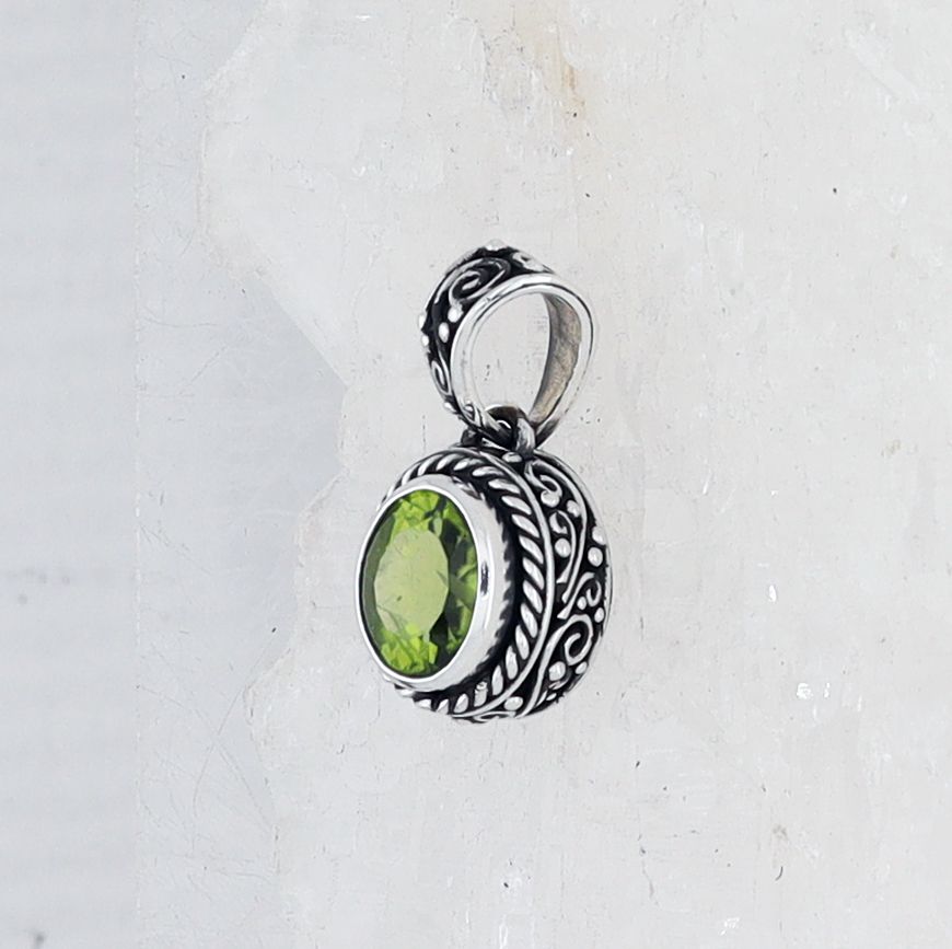 SR P-0012 PE (Peridot)