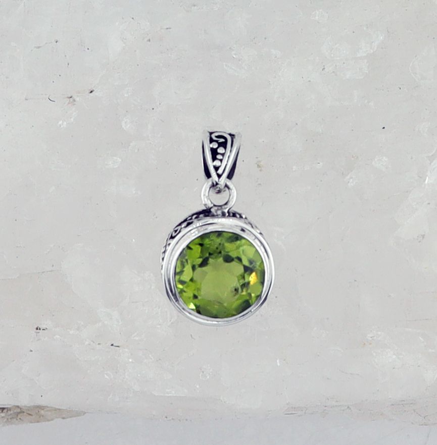 SR P-0044 PE (Peridot)