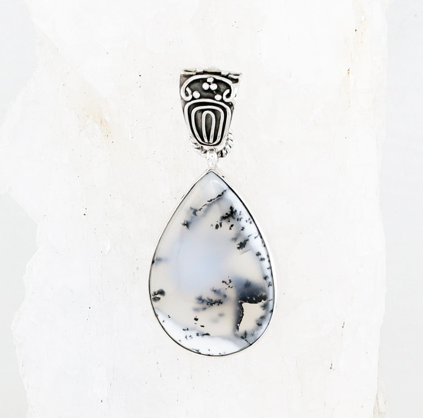 SR P-0082 DA (Dendritic Agate)