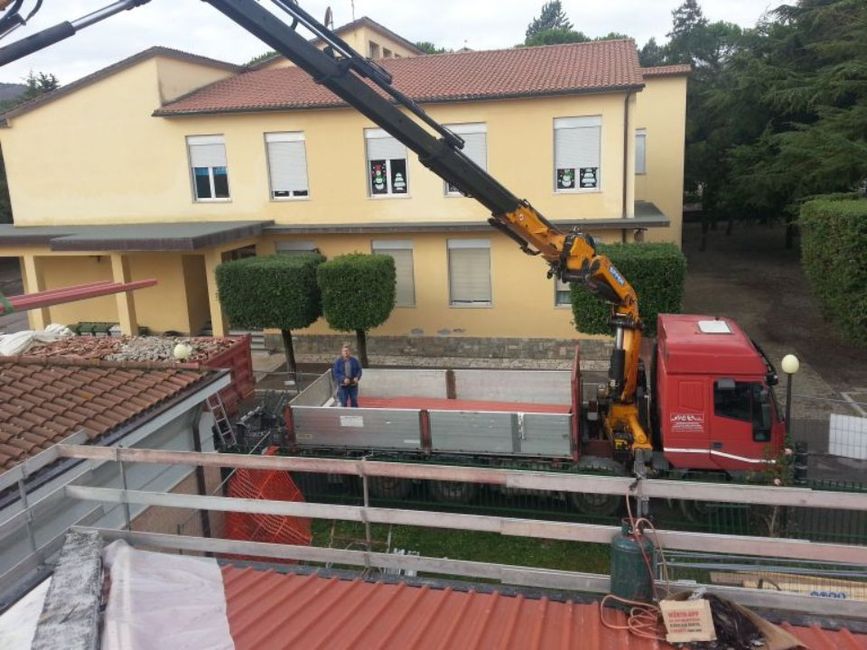 Cassone con materiale