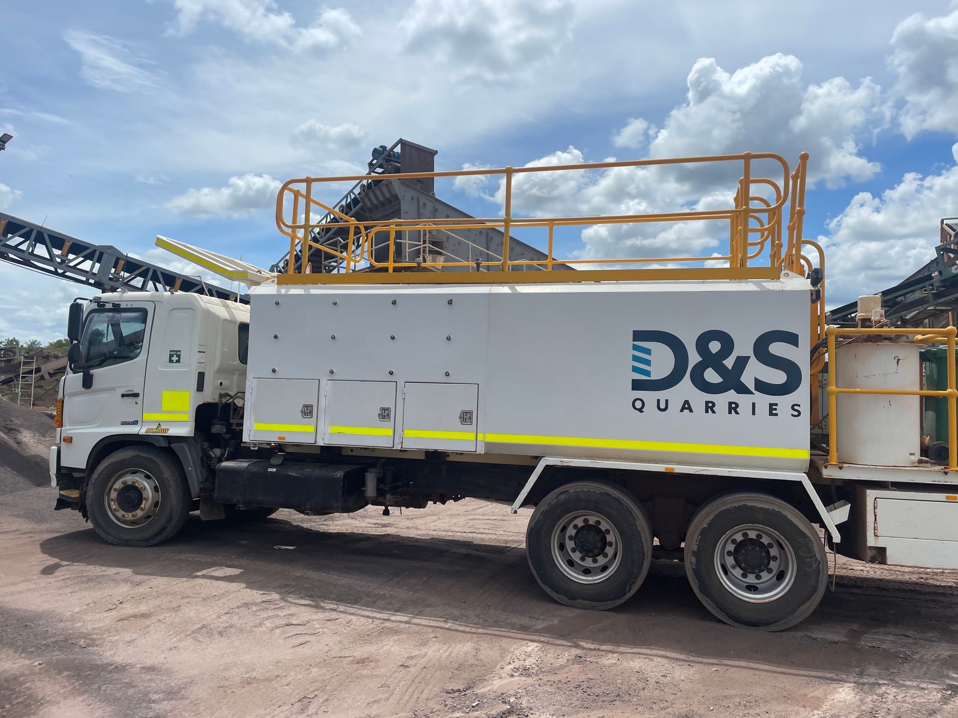 Road Construction Equipment Machine — D&S Quarries in Lansdowne, NT