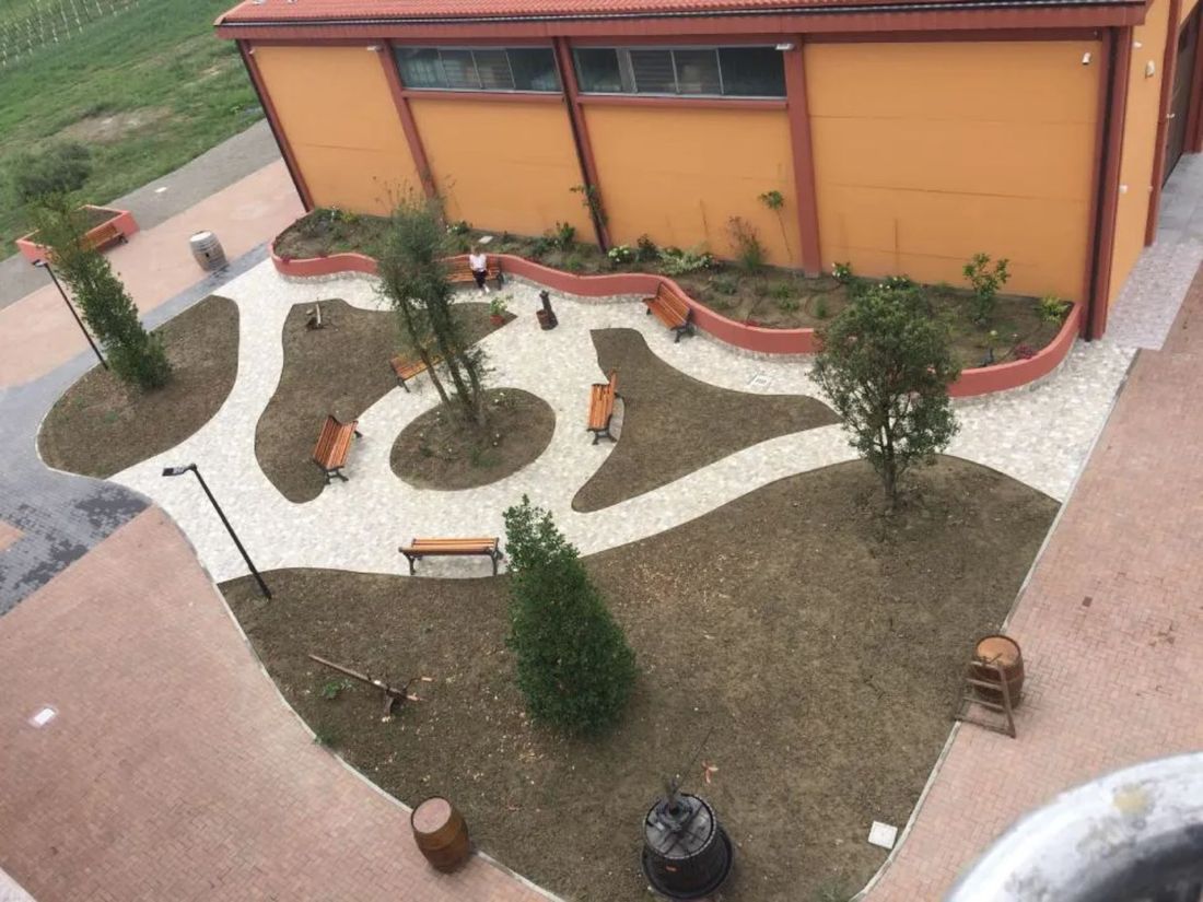 paving and surfacing courtyards