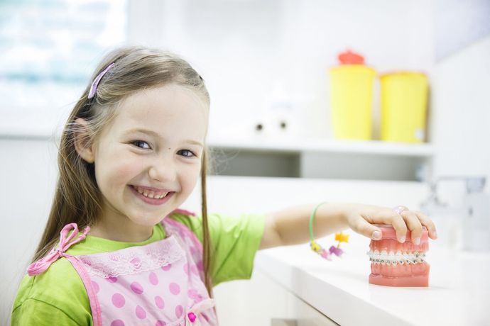 bambina dal dentista