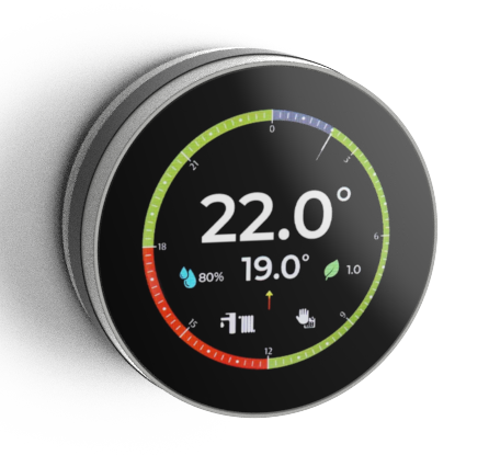 Rond digitaal thermostaatdisplay met weergave van 22,0 °C, inclusief pictogrammen voor luchtvochtigheid en ventilator op een donkere achtergrond.