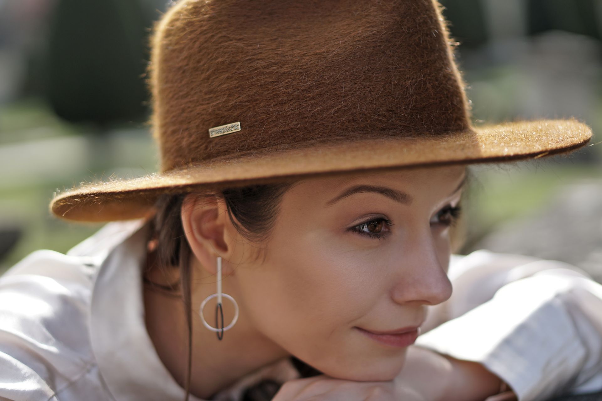 Women's brown wide brim wool felt hat
