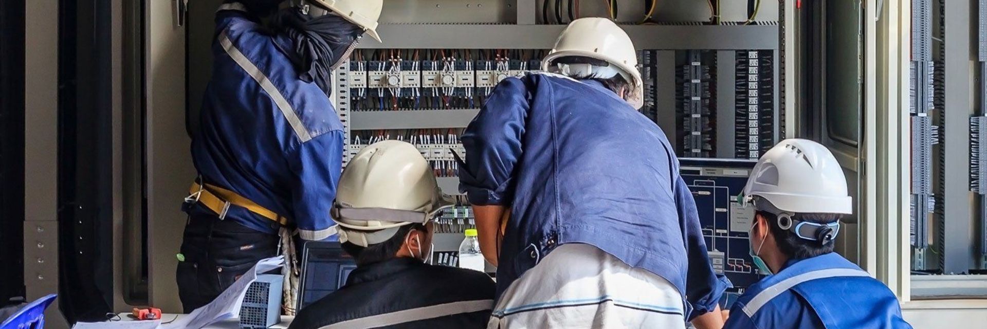 Team of electricians at cougar electric.