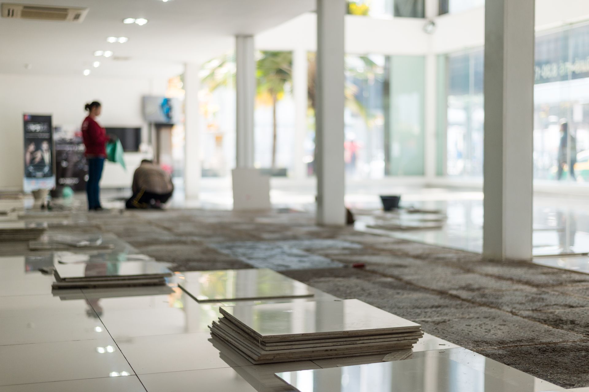 Ceramic tiles and tools for tiler