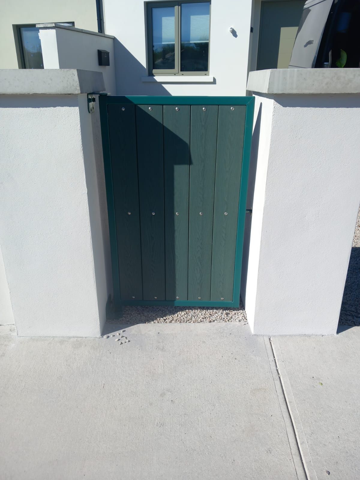  Entrance gate