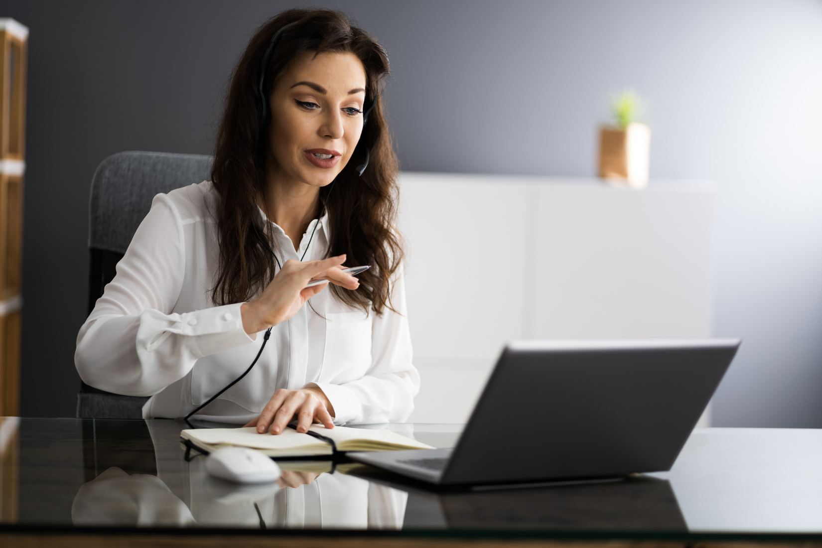 Virtual Assistants Ireland team finalising new collaboration
