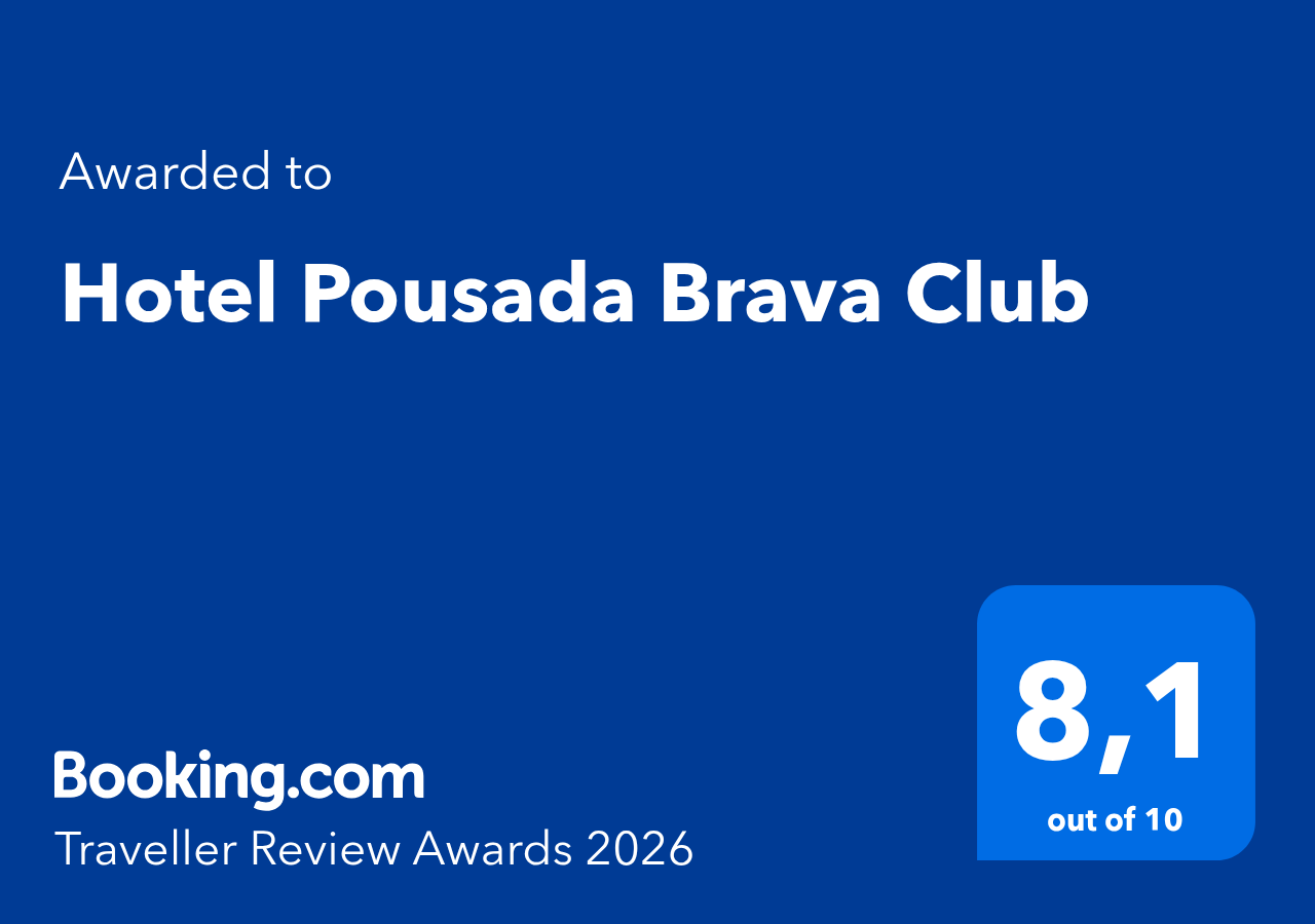 O Hotel Pousada Brava Club recebeu o prêmio Booking.com Traveller Review Award 2026, com nota 8,1/10 em fundo azul.